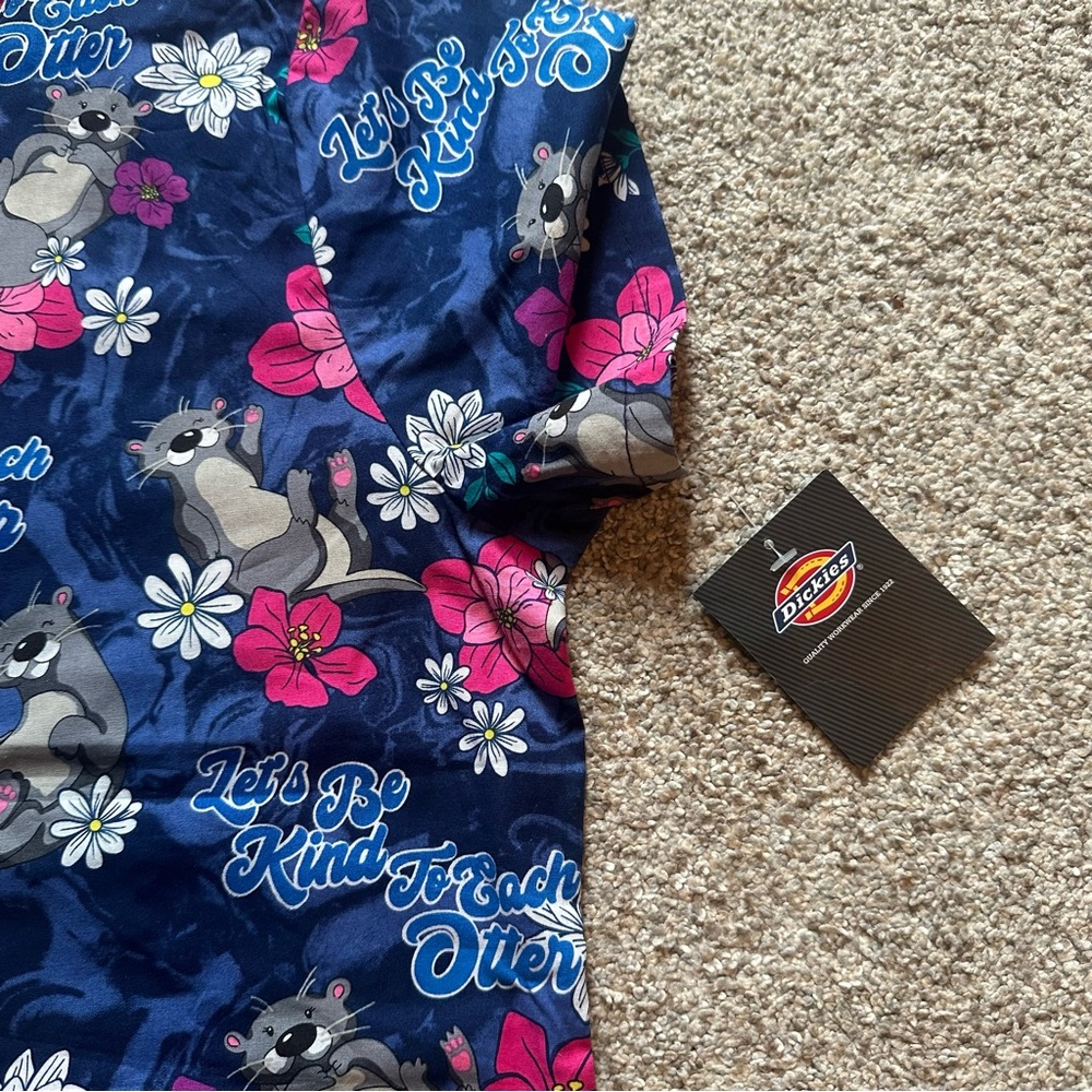 Blue Otter Scrub Top - Picture 3 of 4